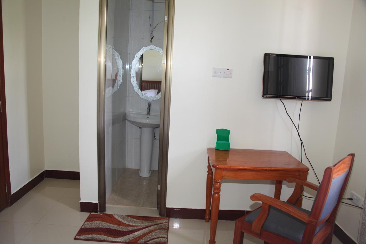 Merves Hotel Arusha Buitenkant foto