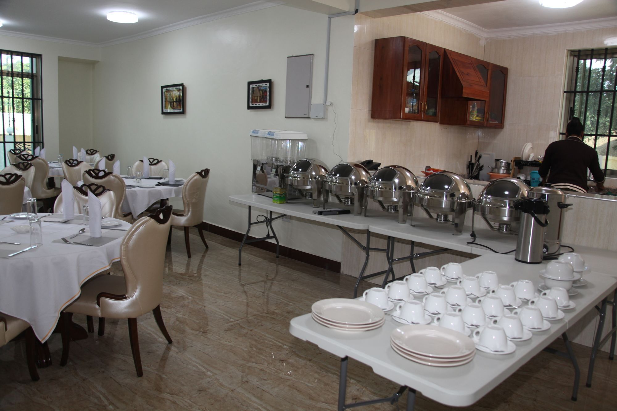 Merves Hotel Arusha Buitenkant foto
